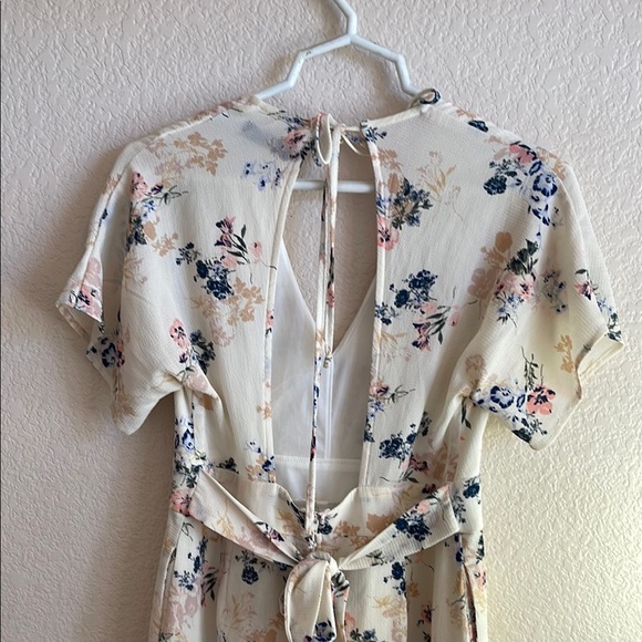 Floral Print Jumpsuit - Picture 7 of 9